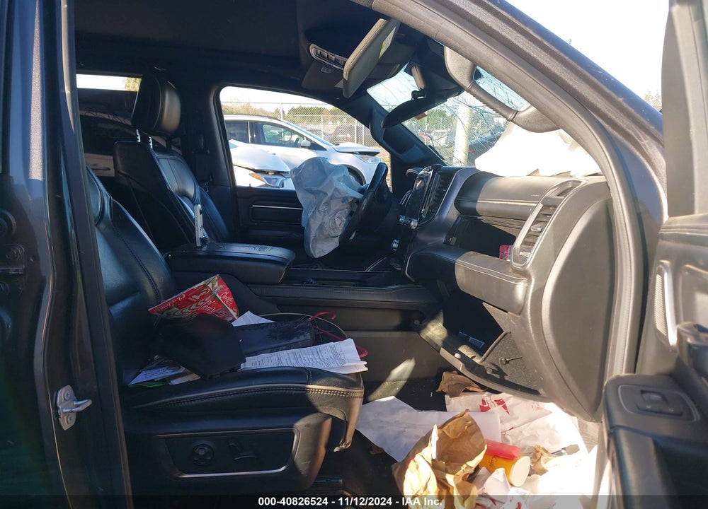 2019 RAM 1500 LIMITED 4X4 5'7 BOX VIN: 1C6SRFHT1KN790275