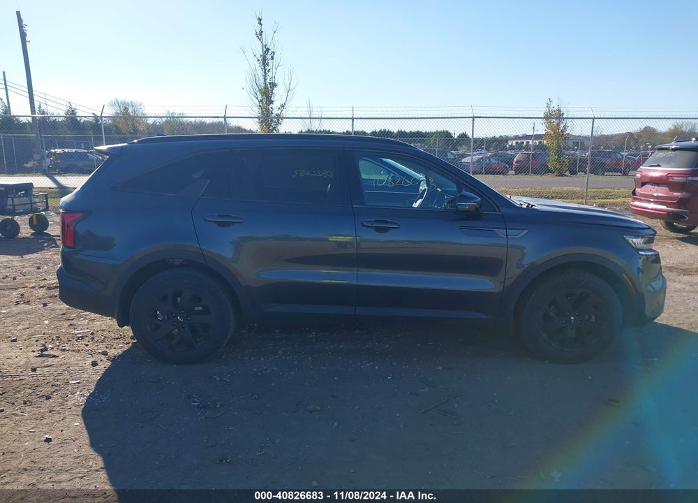 2021 KIA SORENTO S VIN: 5XYRLDLC3MG038883