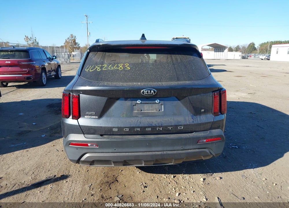 2021 KIA SORENTO S VIN: 5XYRLDLC3MG038883
