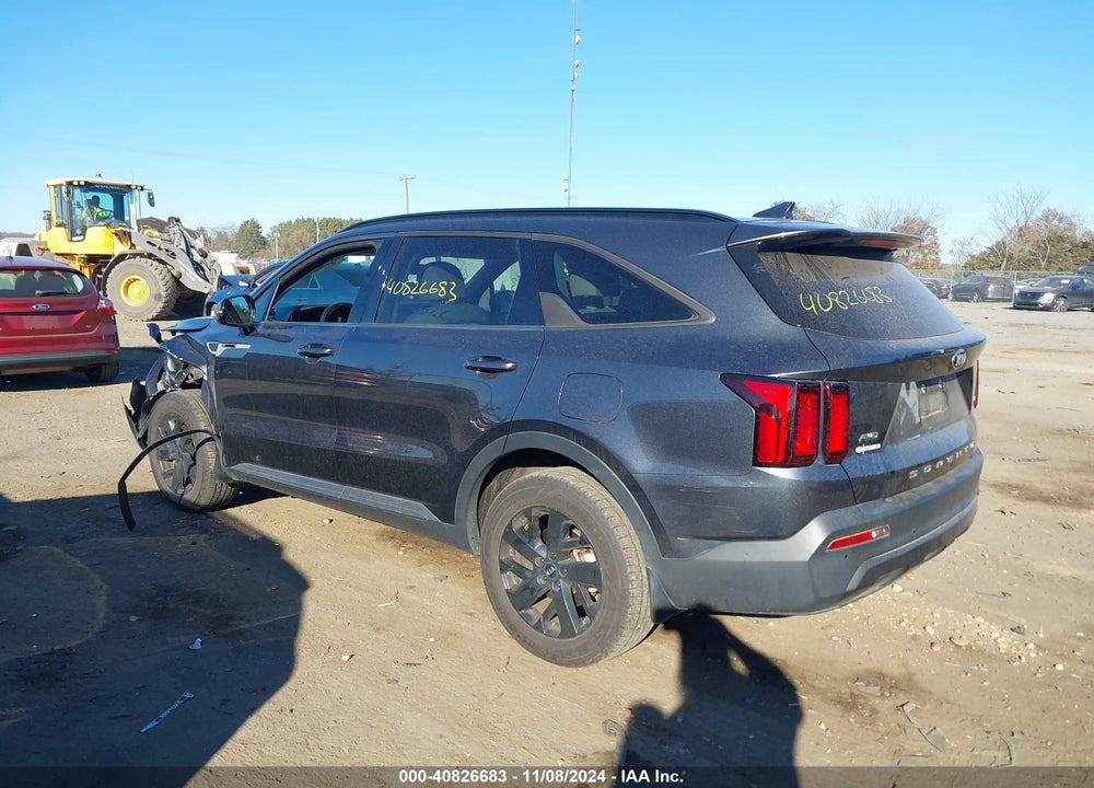 2021 KIA SORENTO S VIN: 5XYRLDLC3MG038883