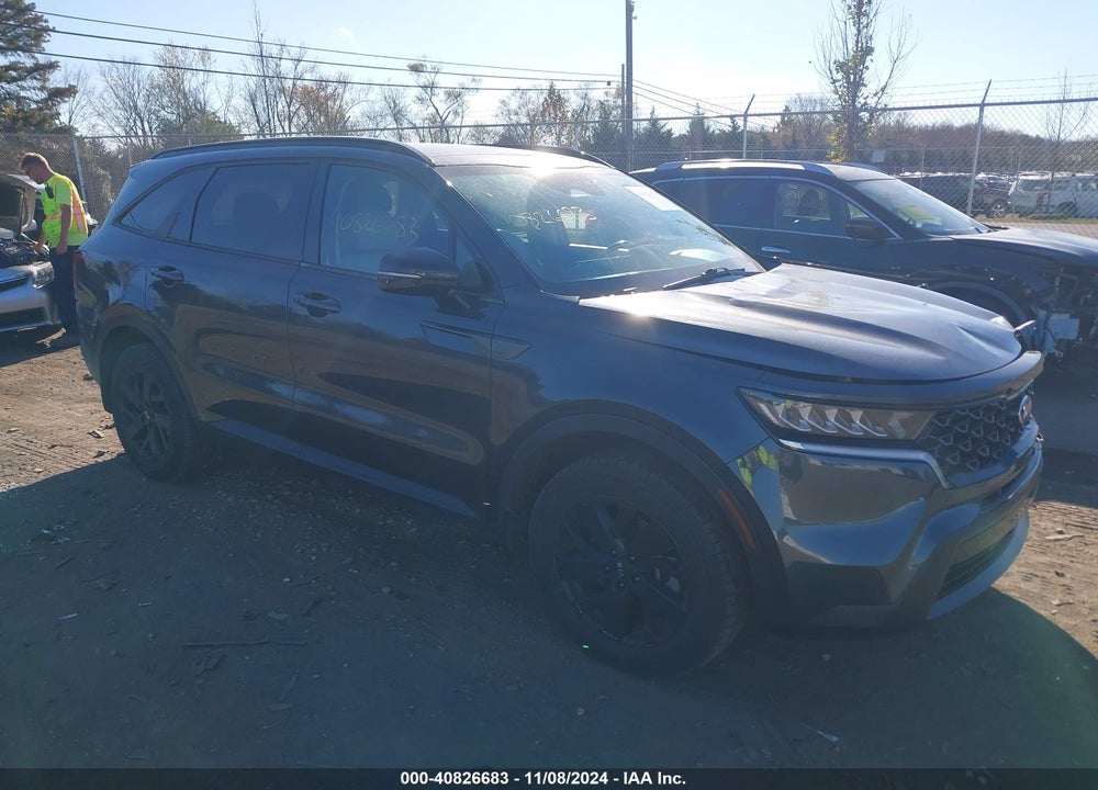 2021 KIA SORENTO S VIN: 5XYRLDLC3MG038883