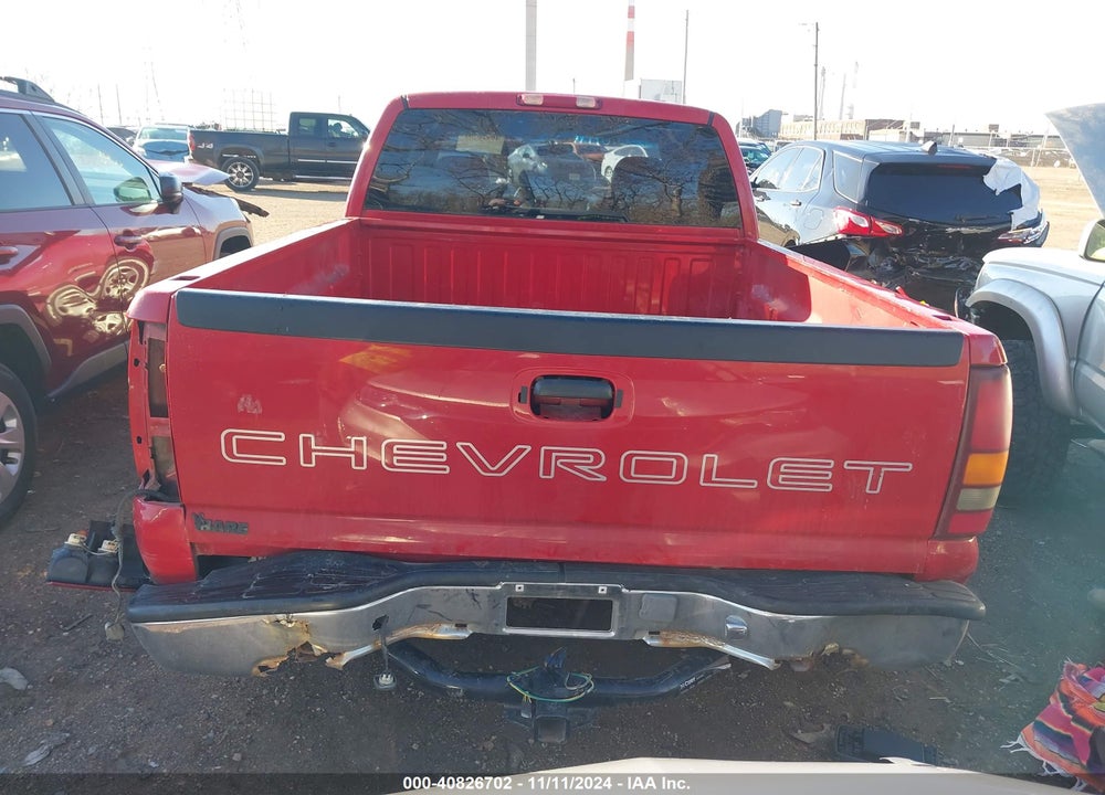 2000 CHEVROLET SILVERADO 1500 VIN: 2GCEC19W5Y1372458