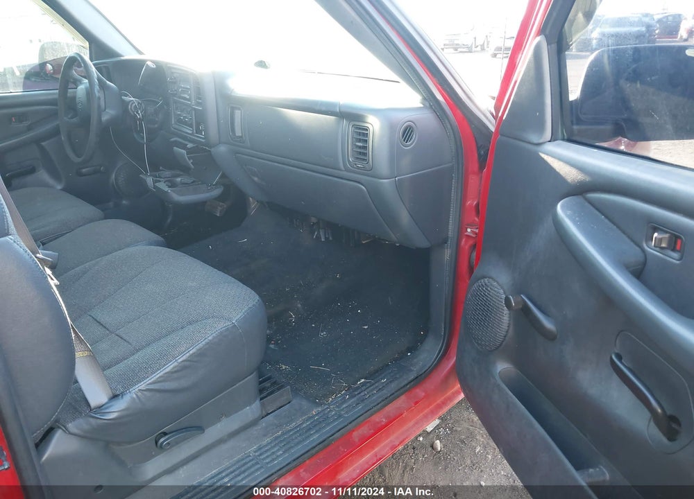 2000 CHEVROLET SILVERADO 1500 VIN: 2GCEC19W5Y1372458