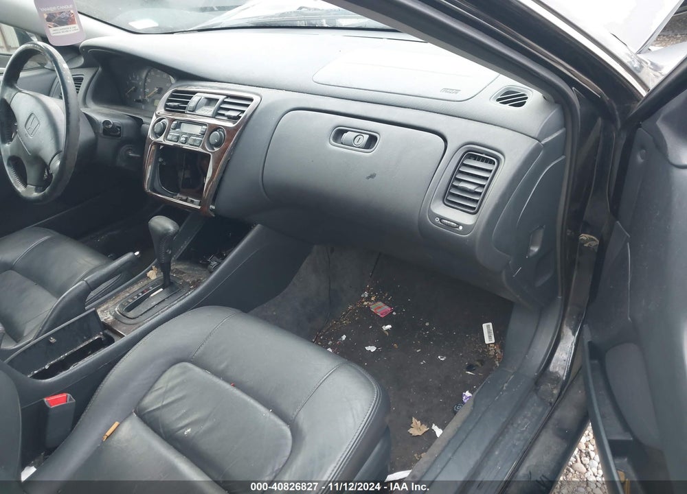 2000 HONDA ACCORD 3.0 EX VIN: 1HGCG2253YA000725