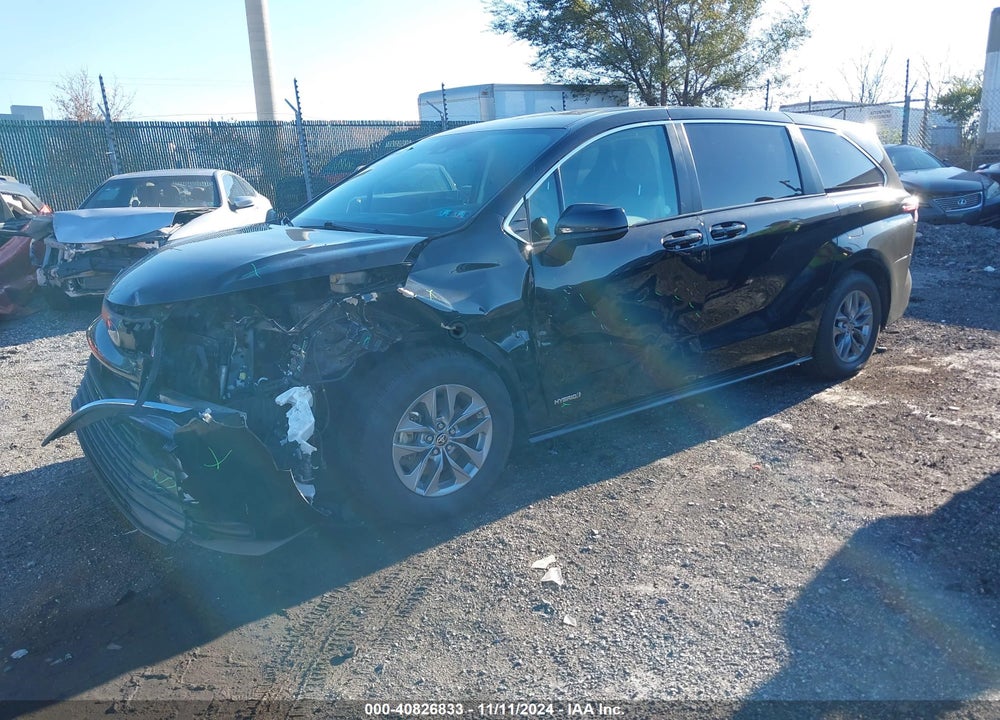 2021 TOYOTA SIENNA LE VIN: 5TDKRKEC0MS048212