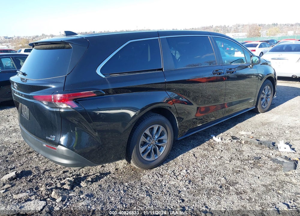 2021 TOYOTA SIENNA LE VIN: 5TDKRKEC0MS048212