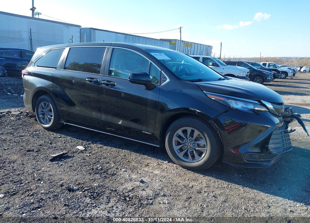 2021 TOYOTA SIENNA LE VIN: 5TDKRKEC0MS048212