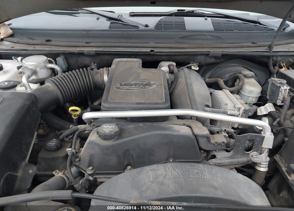 2005 GMC ENVOY XL SLE VIN: 1GKET16S856206378