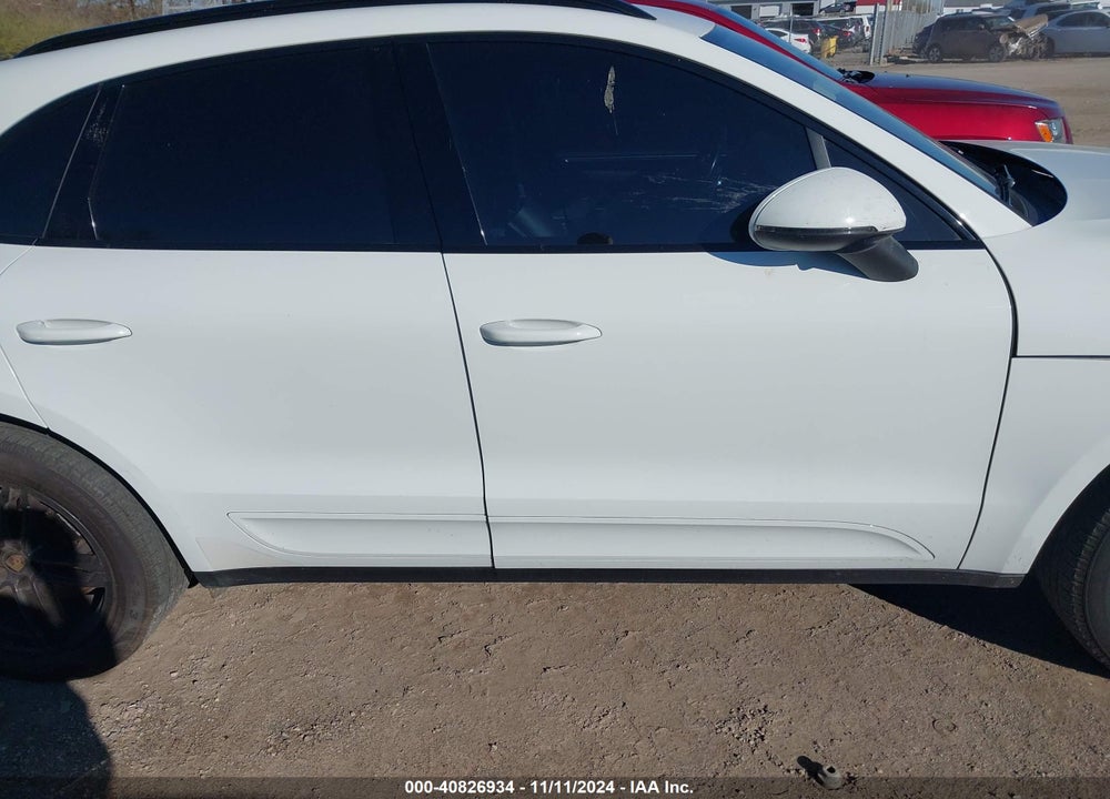 2018 PORSCHE MACAN VIN: WP1AA2A51JLB22940
