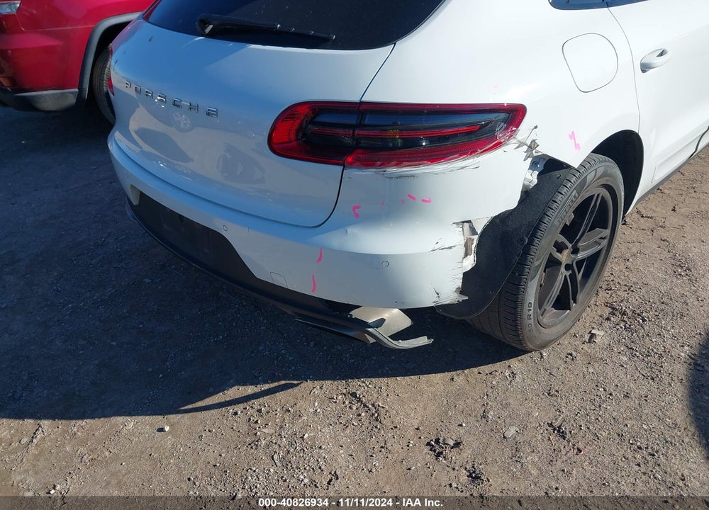 2018 PORSCHE MACAN VIN: WP1AA2A51JLB22940