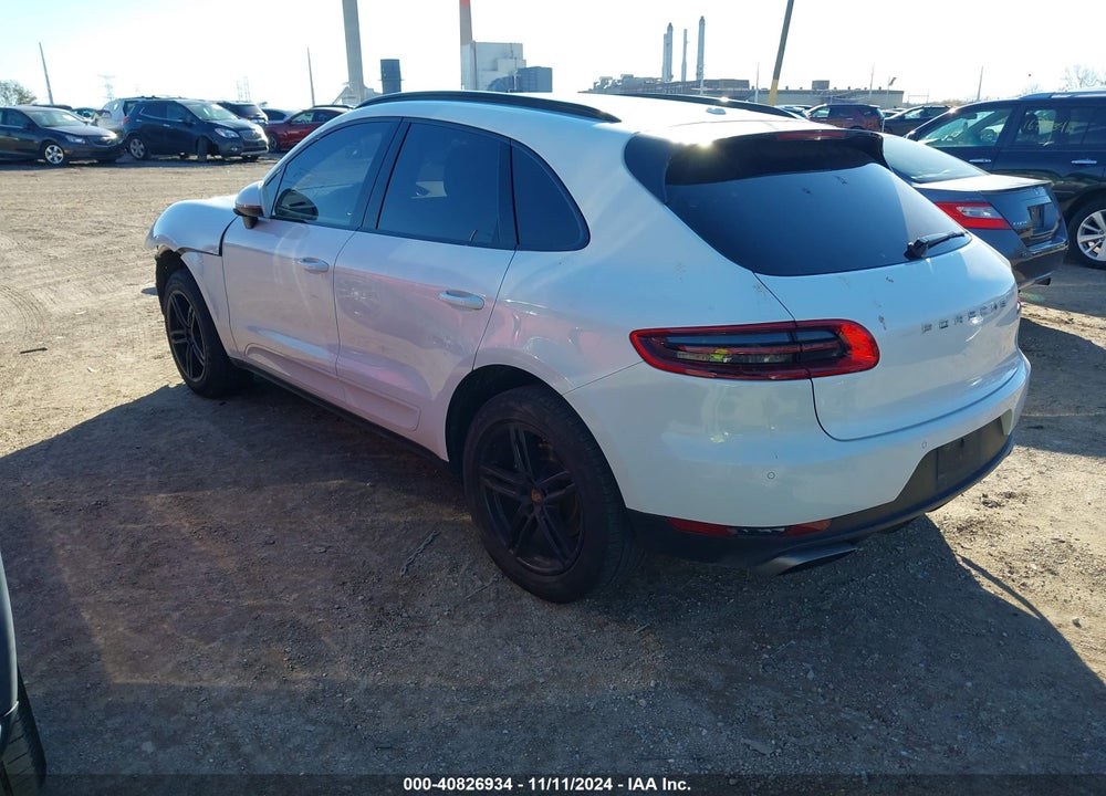 2018 PORSCHE MACAN VIN: WP1AA2A51JLB22940