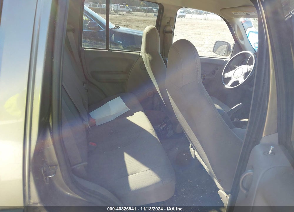 2004 JEEP LIBERTY SPORT VIN: 1J4GL48K64W142420
