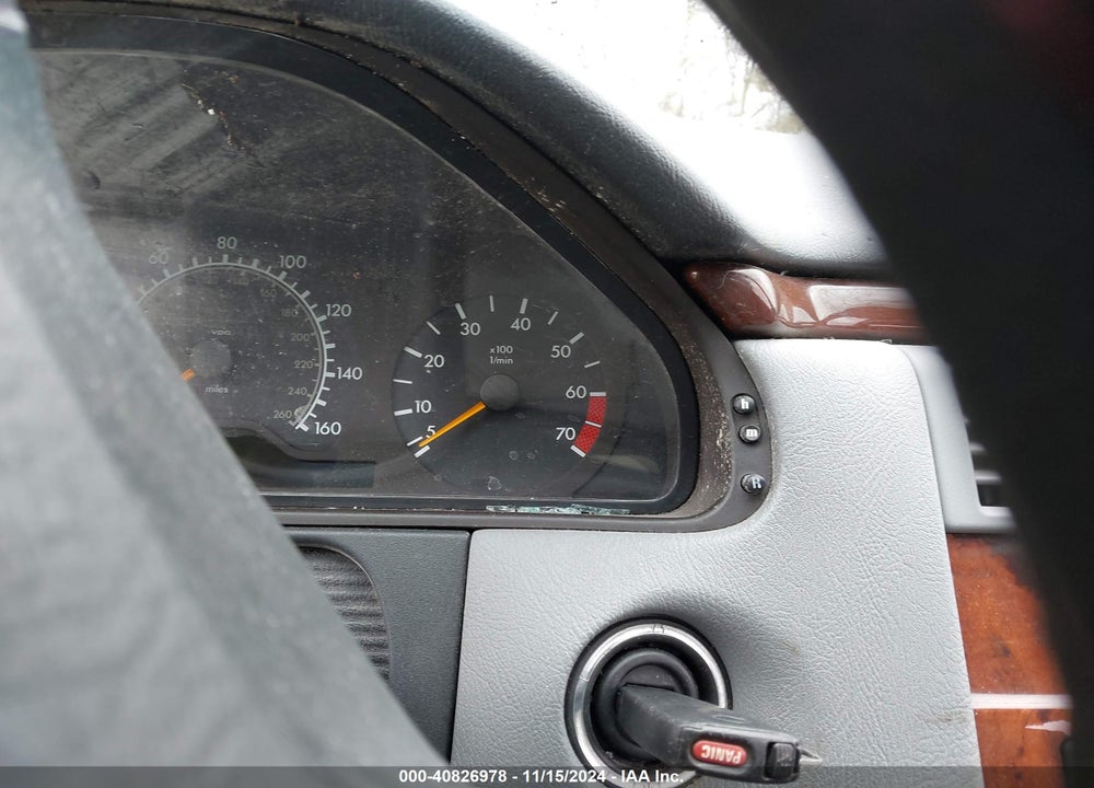 1999 MERCEDES-BENZ E 320 VIN: WDBJH65F0XA820918