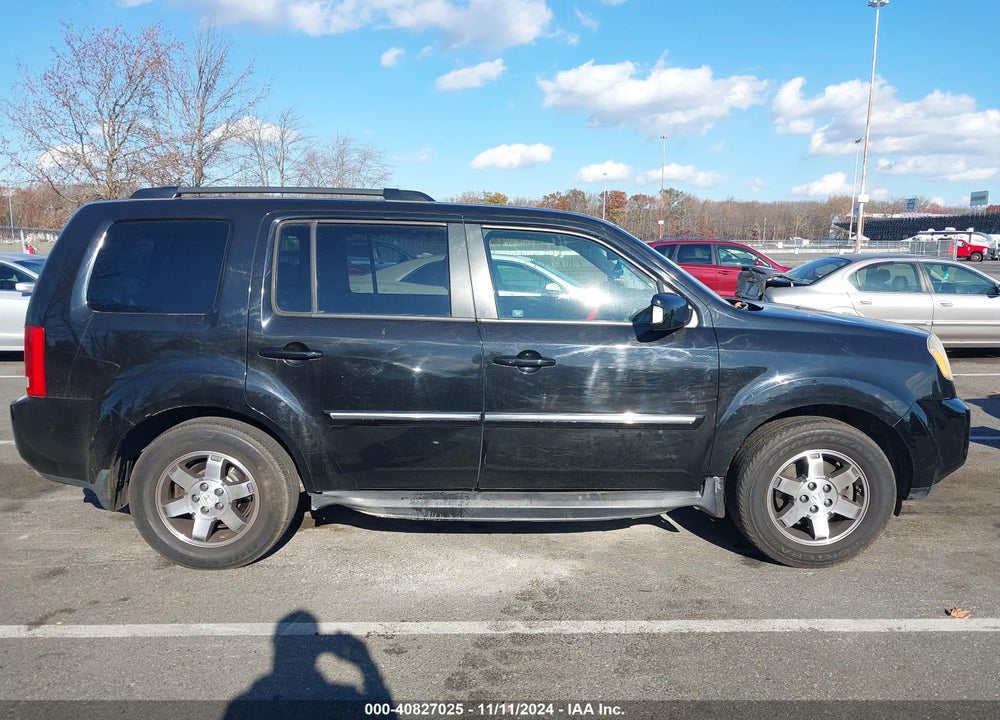 2010 HONDA PILOT TOURING VIN: 5FNYF4H91AB013435