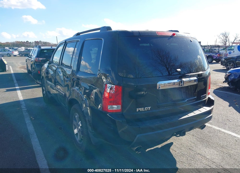 2010 HONDA PILOT TOURING VIN: 5FNYF4H91AB013435