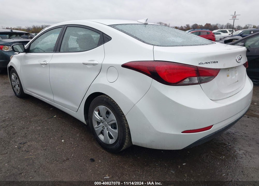 2016 HYUNDAI ELANTRA SE VIN: 5NPDH4AE9GH748951