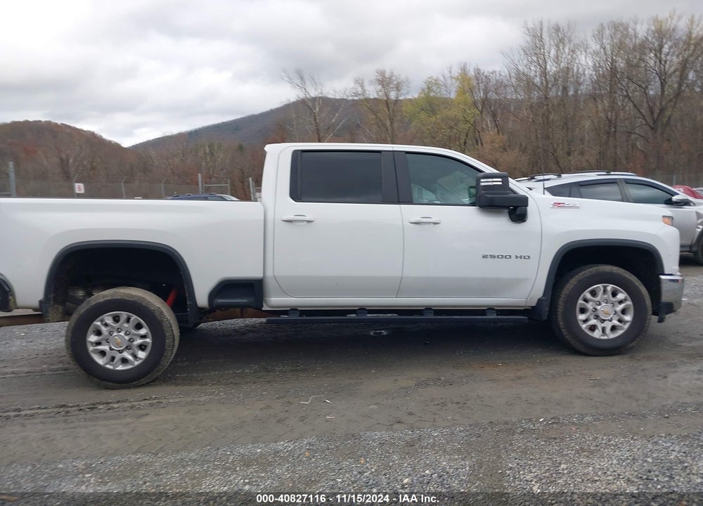 2022 CHEVROLET SILVERADO 2500HD 4WD STANDARD BED LT VIN: 1GC4YNE75NF163812