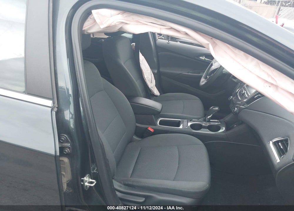 2018 CHEVROLET CRUZE LT AUTO VIN: 3G1BE6SM0JS653329