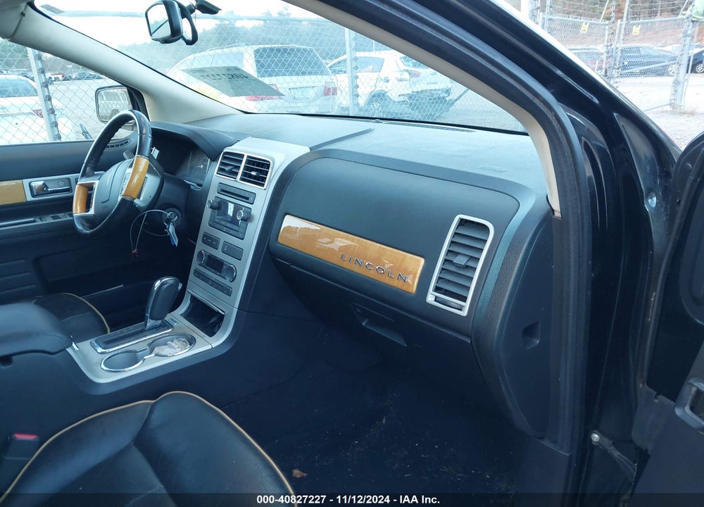 2008 LINCOLN MKX VIN: 2LMDU88C98BJ05651