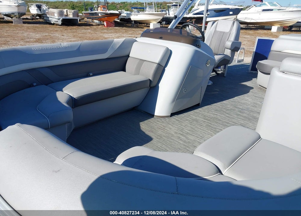 2020 BENNINGTON OTHER VIN: ETWH8779J920