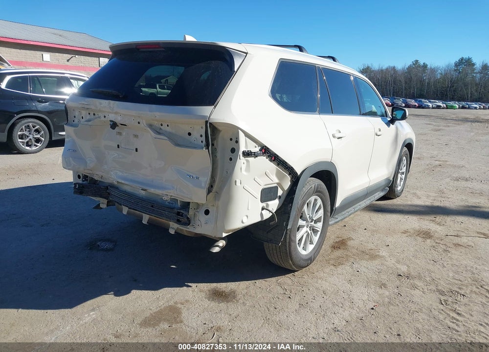 2024 TOYOTA GRAND HIGHLANDER XLE VIN: 5TDAAAB55RS050984