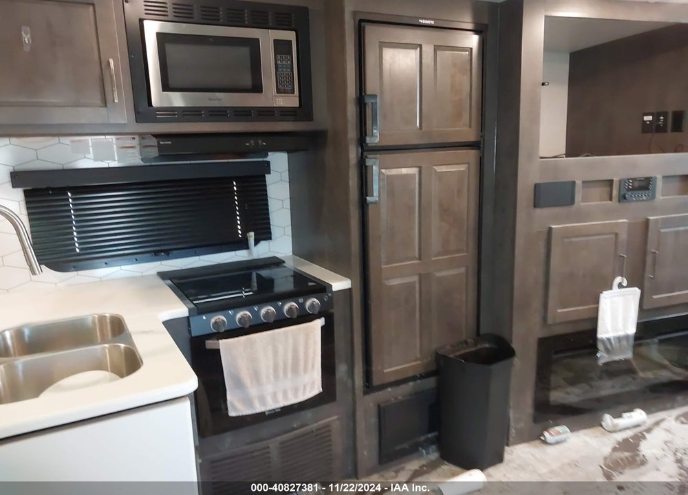 2021 FOREST RIVER OTHER VIN: 4X4TFLE25MZ172494