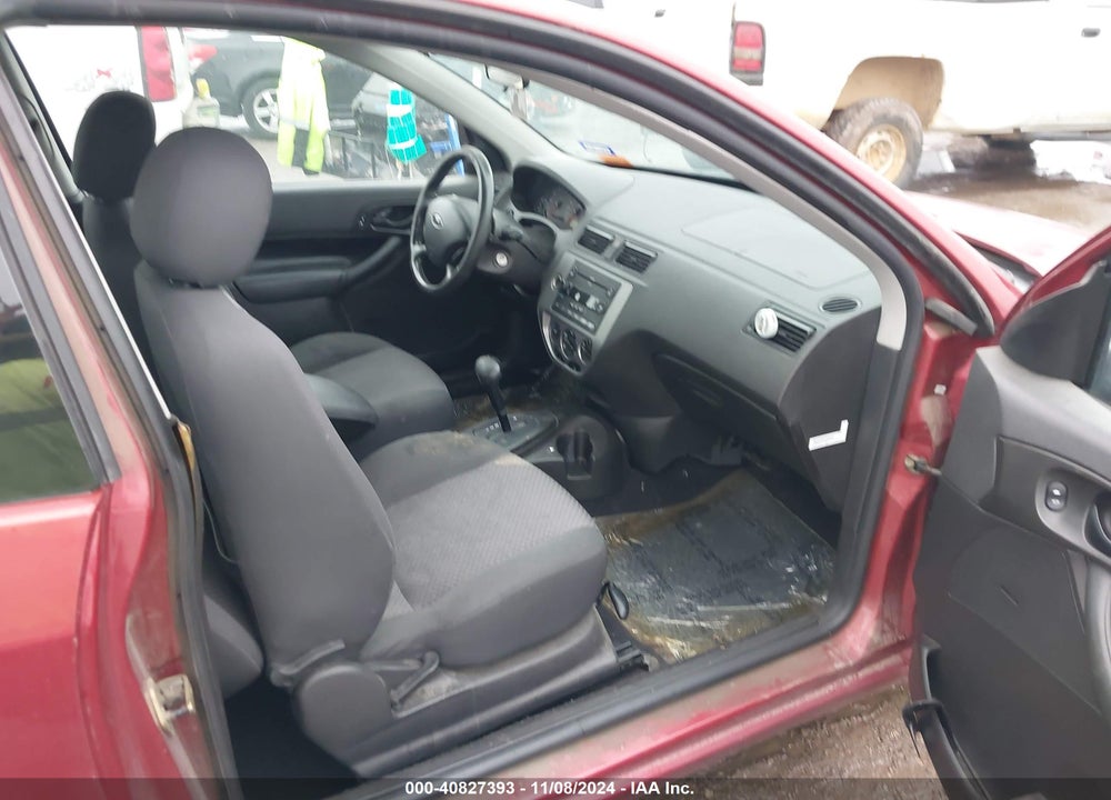 2005 FORD FOCUS ZX3 VIN: 3FAFP31NX5R140894