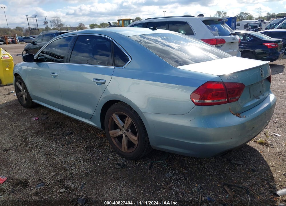 2013 VOLKSWAGEN PASSAT SE W/SUNROOF & NAV VIN: 1VWBP7A38DC134729