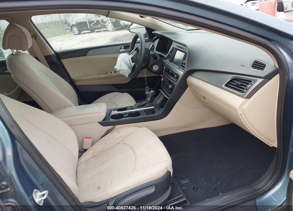 2017 HYUNDAI SONATA SE VIN: 5NPE24AF1HH587530