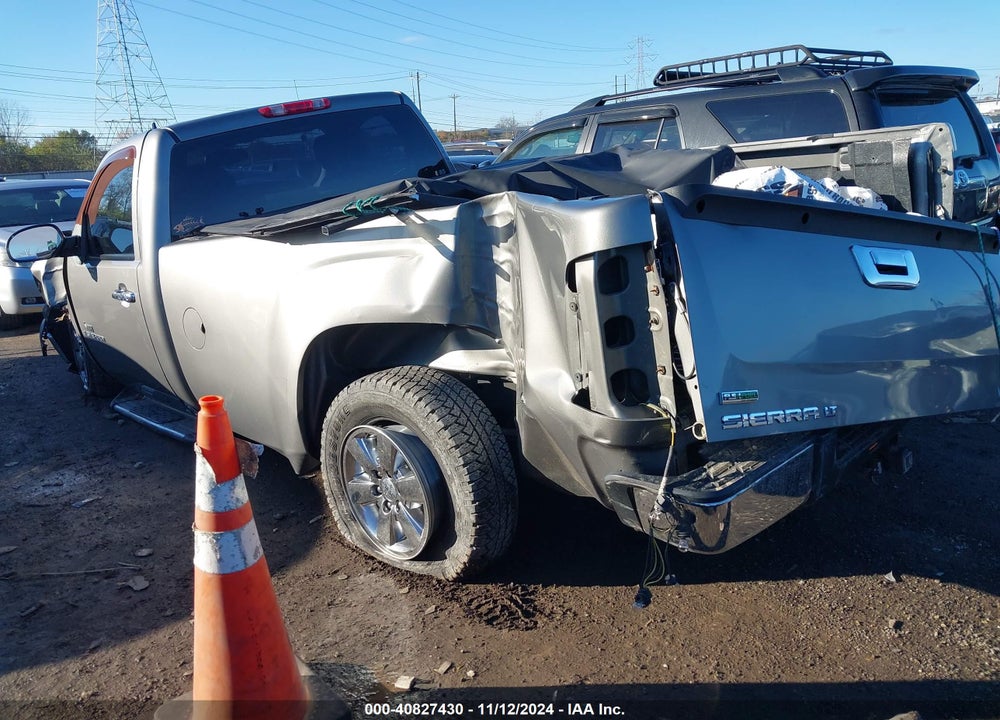 2007 GMC SIERRA 1500 WORK TRUCK VIN: 1GTEC140X7Z582028