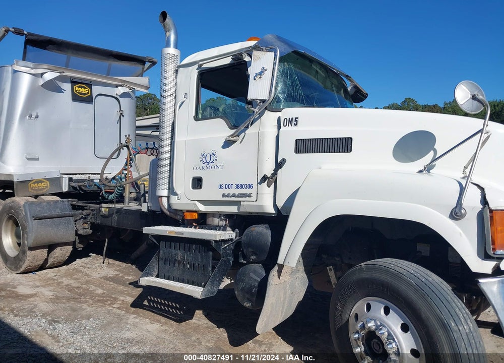 2010 MACK 600 CHU600 VIN: 1M1AN09Y0AM006759
