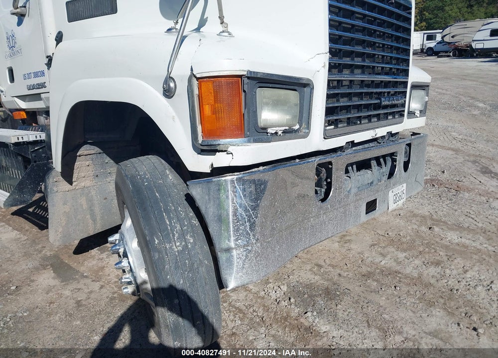 2010 MACK 600 CHU600 VIN: 1M1AN09Y0AM006759
