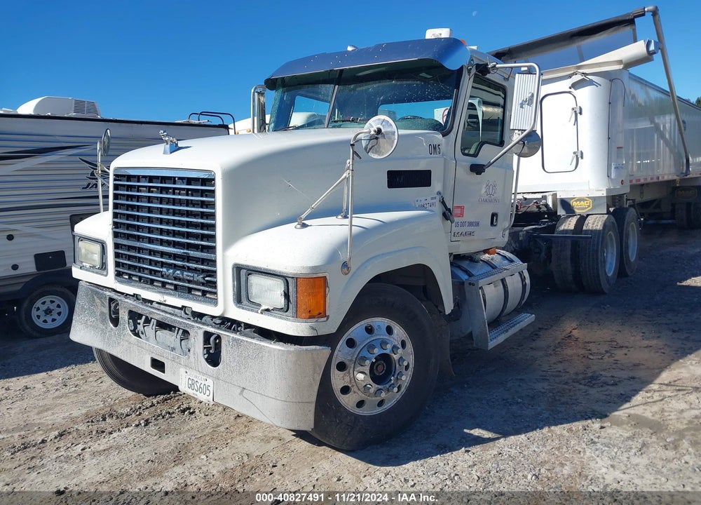 2010 MACK 600 CHU600 VIN: 1M1AN09Y0AM006759