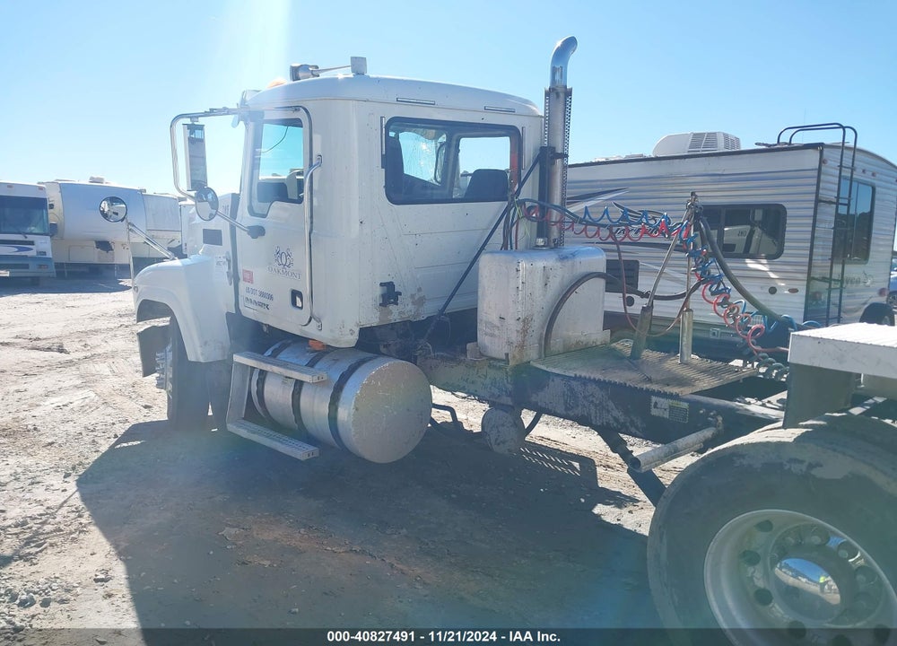 2010 MACK 600 CHU600 VIN: 1M1AN09Y0AM006759