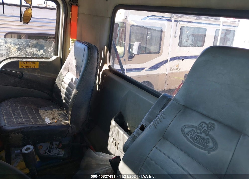 2010 MACK 600 CHU600 VIN: 1M1AN09Y0AM006759