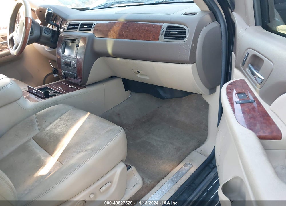 2009 CHEVROLET TAHOE LTZ VIN: 1GNFK33099R284262