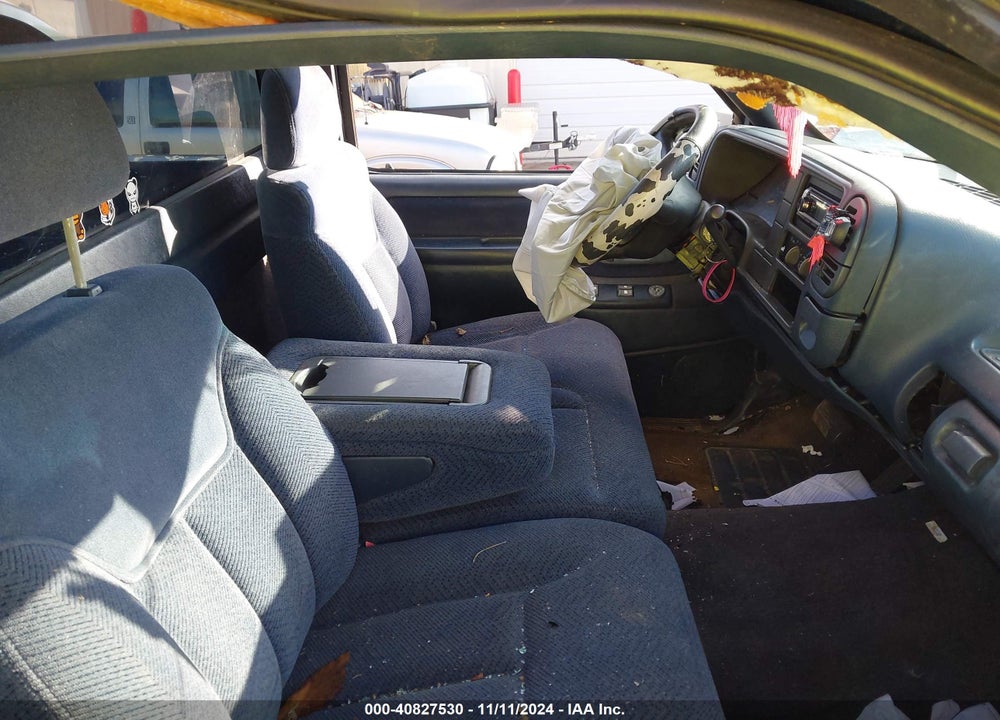 1998 CHEVROLET C1500 FLEETSIDE VIN: 1GCEC14R6WZ184778