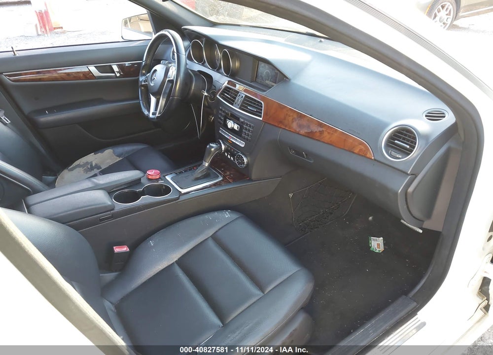 2013 MERCEDES-BENZ C 250 LUXURY/SPORT VIN: WDDGF4HB9DR264173