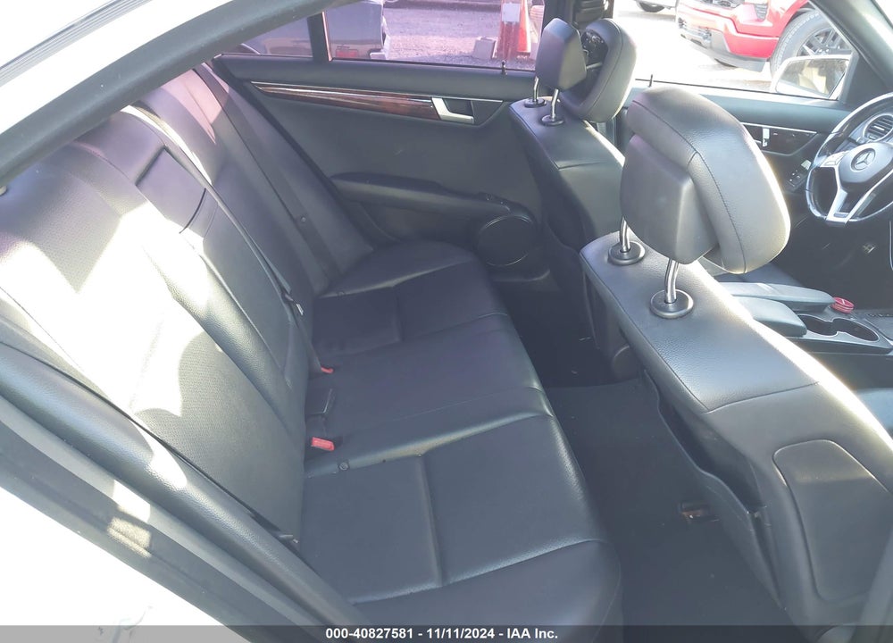 2013 MERCEDES-BENZ C 250 LUXURY/SPORT VIN: WDDGF4HB9DR264173