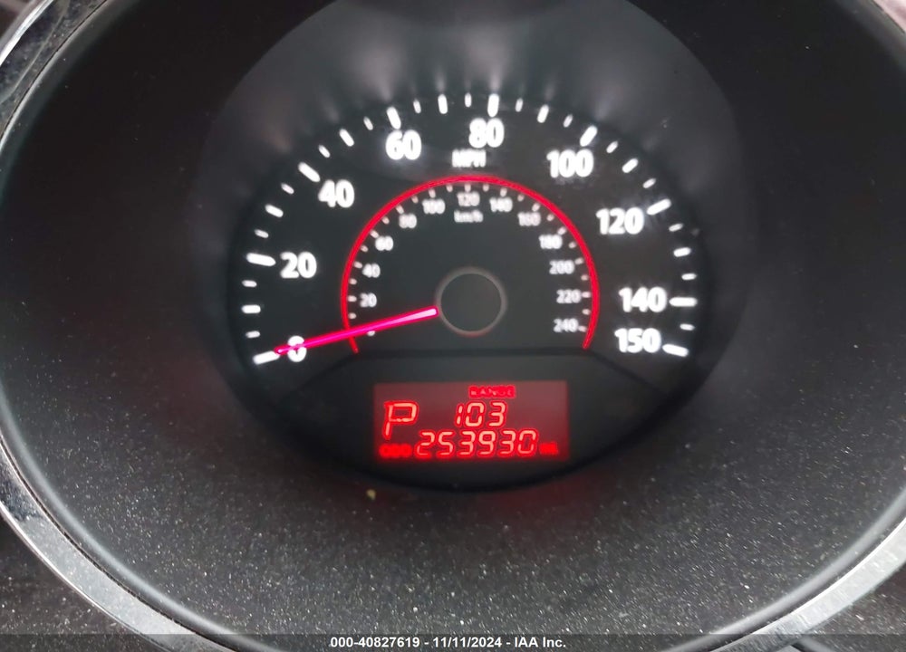 2011 KIA SORENTO EX VIN: 5XYKUCA10BG091192