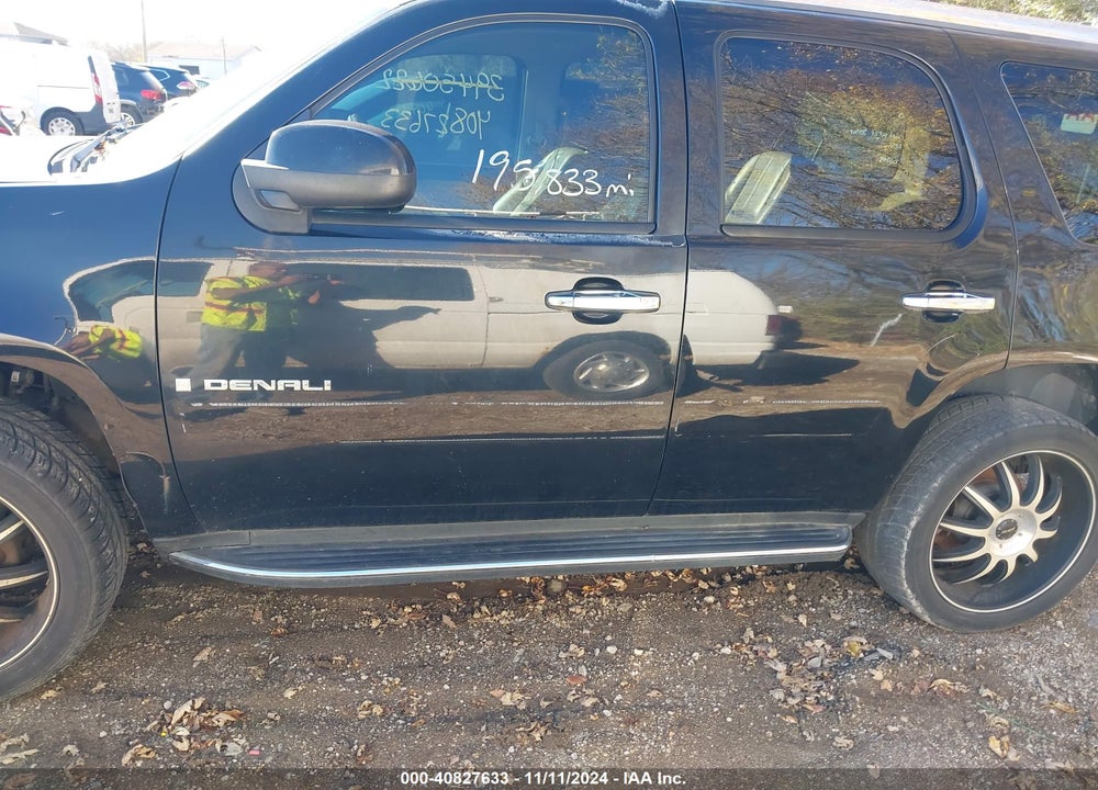 2007 GMC YUKON DENALI VIN: 1GKFK63857J336597