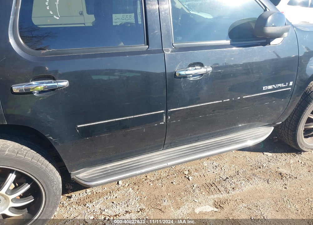 2007 GMC YUKON DENALI VIN: 1GKFK63857J336597