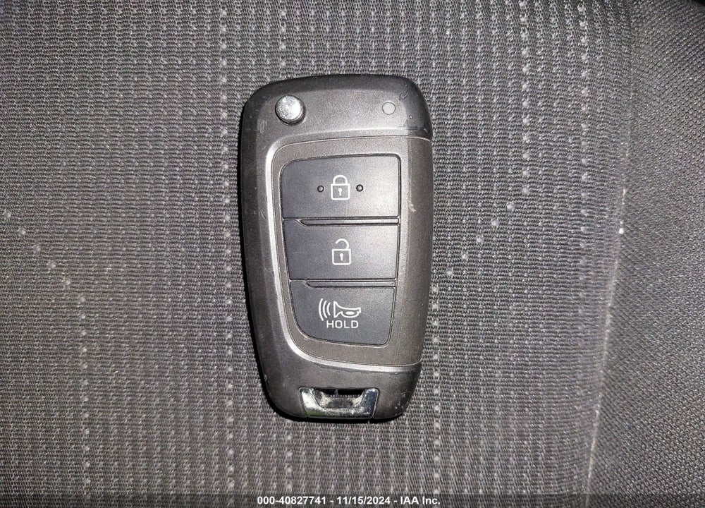 2022 HYUNDAI VENUE SE VIN: KMHRB8A38NU201178