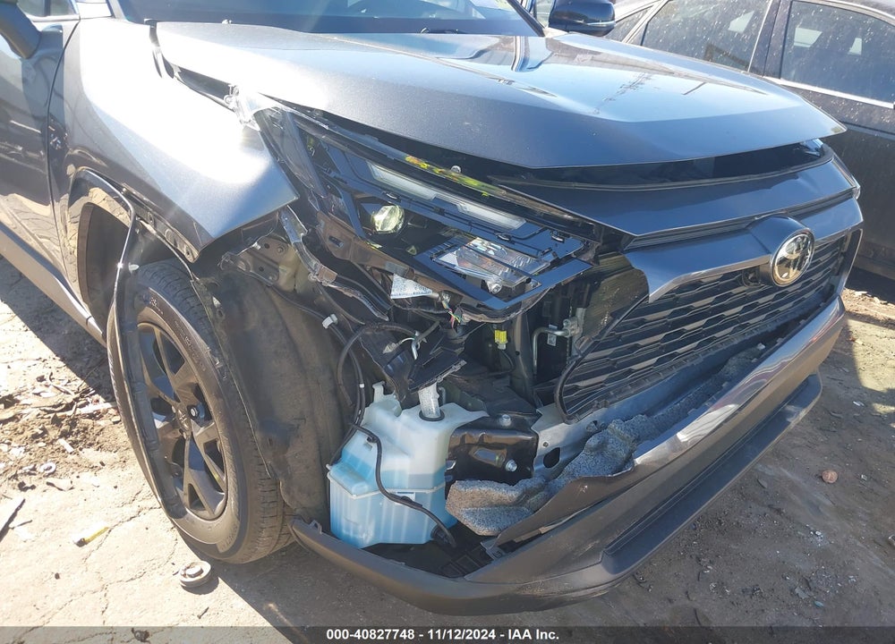 2022 TOYOTA RAV4 XLE VIN: 2T3W1RFV1NC180012