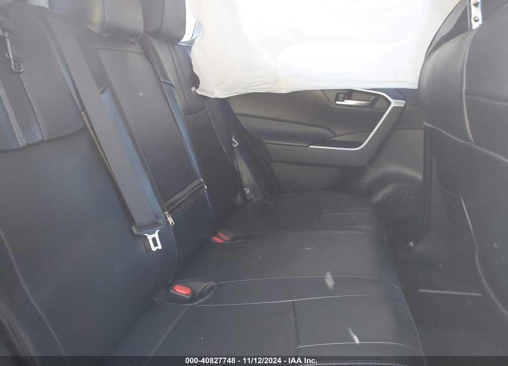 2022 TOYOTA RAV4 XLE VIN: 2T3W1RFV1NC180012