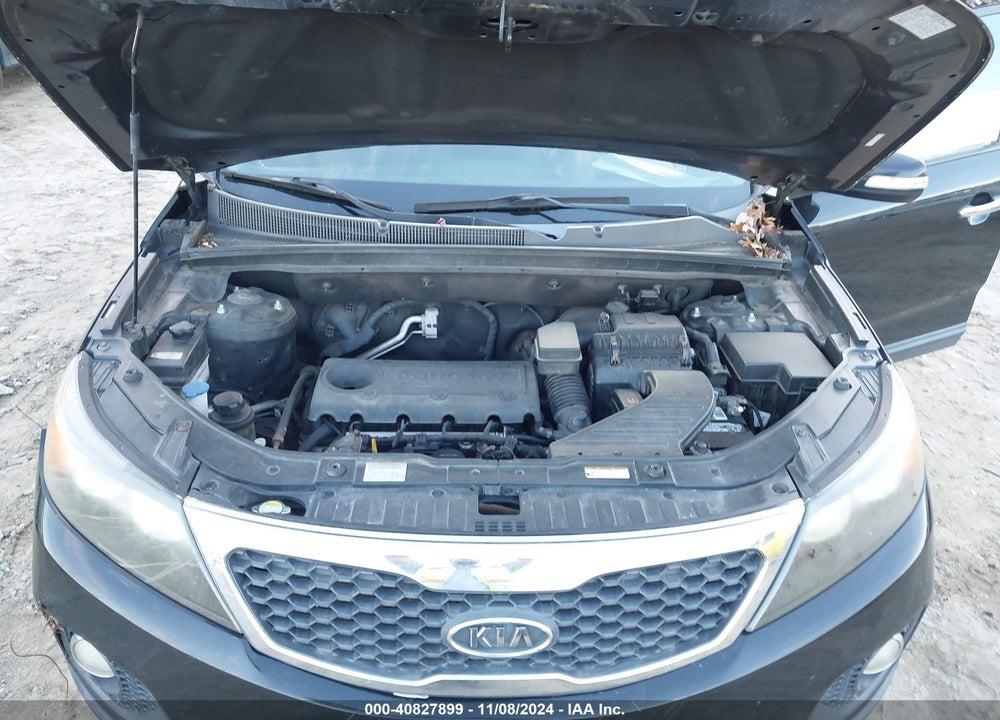 2011 KIA SORENTO LX VIN: 5XYKT3A14BG031838