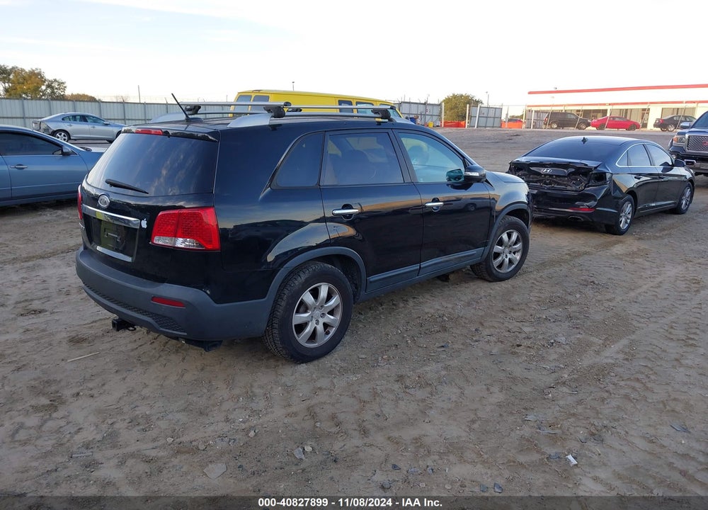2011 KIA SORENTO LX VIN: 5XYKT3A14BG031838
