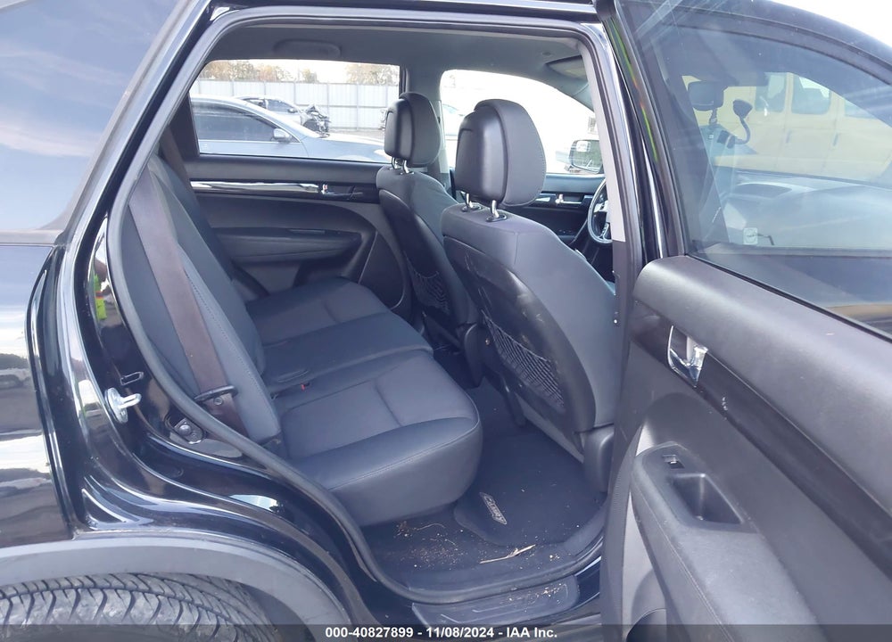 2011 KIA SORENTO LX VIN: 5XYKT3A14BG031838