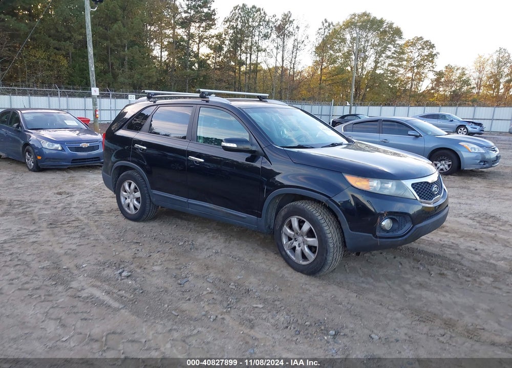 2011 KIA SORENTO LX VIN: 5XYKT3A14BG031838