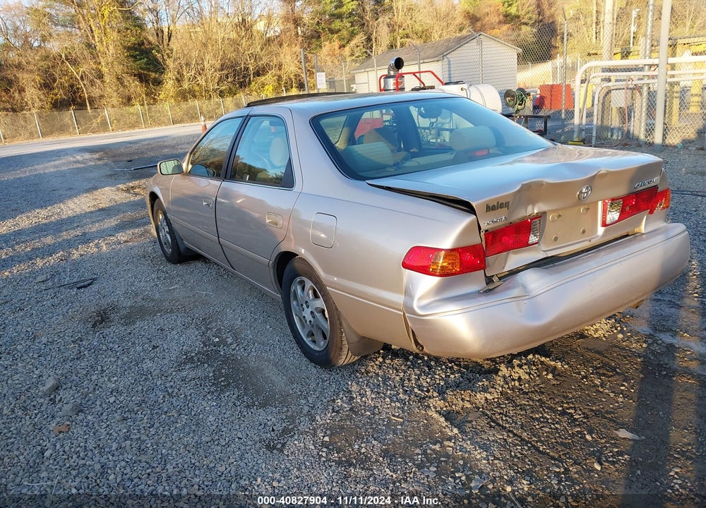 2001 TOYOTA CAMRY LE VIN: 4T1BG22K41U861749